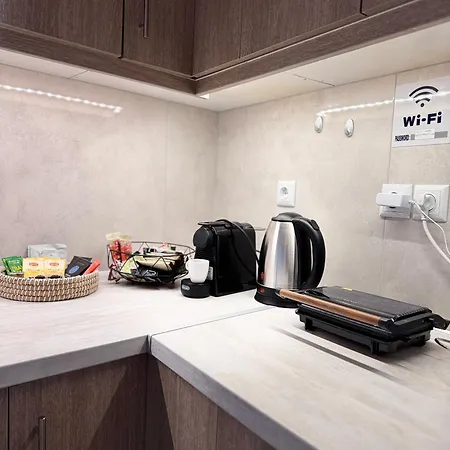 Tsakoniki Filoxenia! * לאונידיון