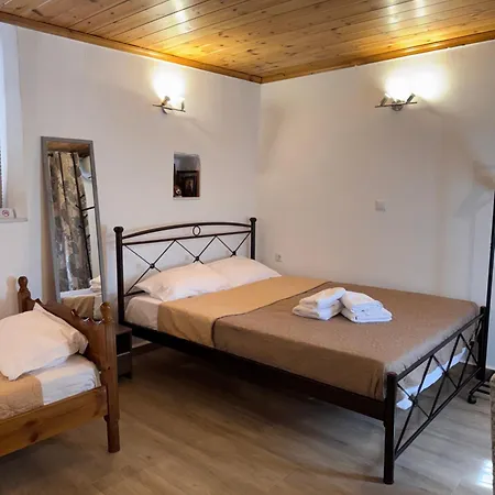 Tsakoniki Filoxenia! לאונידיון