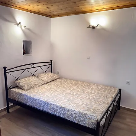 Tsakoniki Filoxenia!