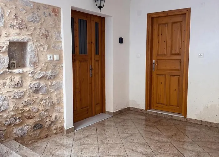 Tsakoniki Filoxenia! Λεωνίδιο