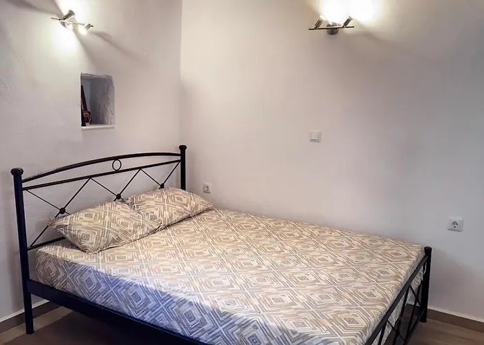 Tsakoniki Filoxenia!